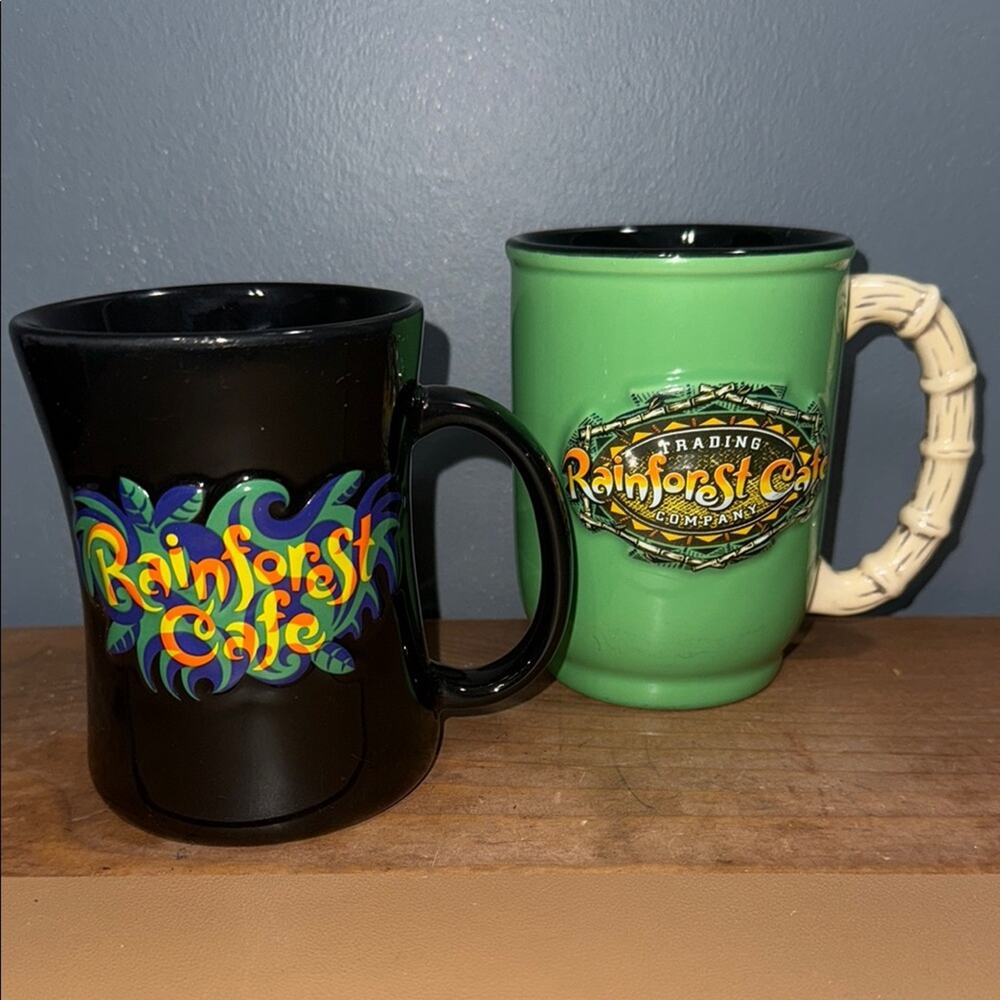 Rainforest Cafe Trading Company mugs set of 2 green with bamboo style handle